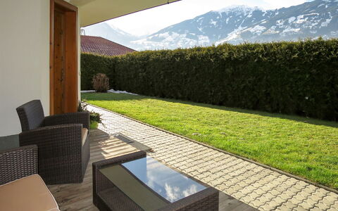 Marianne (Fgz163): Propriété, Maison, Bâtiment, Immobilier, Architecture, Pièce, Mur, Design Intérieur, Domicile, Toit