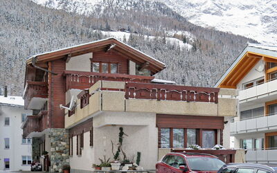 Saas-Grund 708: Propriété, Maison, Bâtiment, Neige, L'Hiver, Montagne, Domicile, Géologique Phénomène, Toit, Véhicule