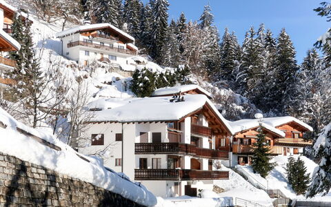 Bergsicht: Neige, L'Hiver, Village De Montagne, Propriété, Toit, Arbre, Station De Montagne, Domicile, Chaîne De Montagnes, Montagne