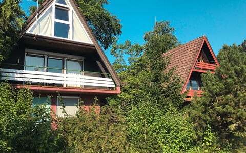 Illmensee 611: Maison, Domicile, Propriété, Toit, Chalet, Architecture, Arbre, Bâtiment, Immobilier, Zone Résidentielle