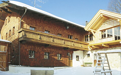 Mader: Ciel, Bâtiment, Fenêtre, Maison, Neige, Zone Résidentielle, Façade, Toit, Design Urbain, Bois
