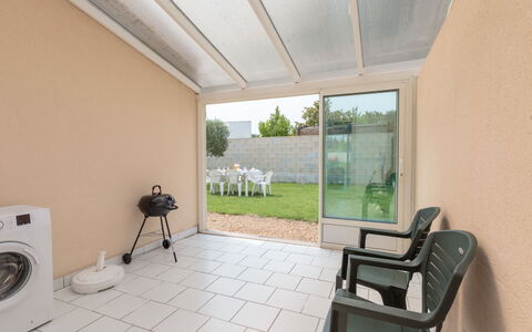 Brive 2: Propriété, Bâtiment, Plante, Design Intérieur, Bois, Sol, Ombre, Maison, Sol, Plante D'Appartement