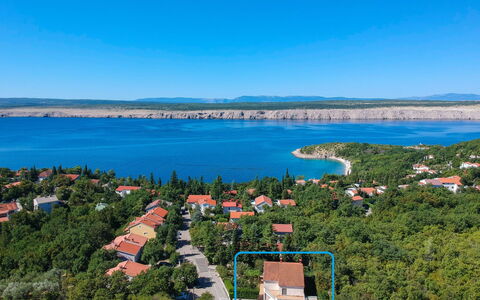 Crikvenica Jadranovo 612: L'Eau, Ciel, Propriété, Plante, Bleu Azur, La Nature, Paysage Naturel, Bâtiment, Arbre, Lac