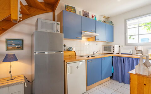 Les Jardins D'Agathe: Cabinetry, Meubles, Bâtiment, Cuisine, Fenêtre, Appareil De Cuisine, Bois, Design Intérieur, Électroménager, Sol
