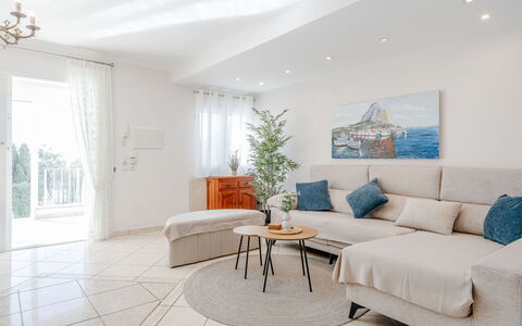 Heringklee: Meubles, Design Intérieur, Sol, Sol, Canapé, Salon, Table, Plafond, Pièce, Domicile