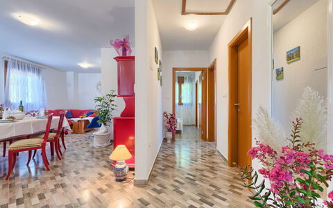 Villa Mihael: Pièce, Bâtiment, Propriété, Design Intérieur, Sol, Maison, Immobilier, Sol, Plafond, Hall