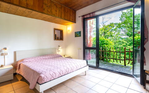 Leggiuno 605: Chambre, Pièce, Propriété, Meubles, Lit, Bâtiment, Immobilier, Drap De Lit, Design Intérieur, Maison