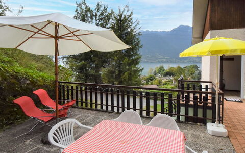 Villa Martinelli: Ciel, Nuage, Table, Meubles, Propriété, Plante, Bâtiment, Parapluie, Ombre, Mobilier De Jardin