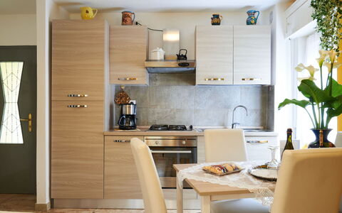 Casa del Pergulin (Lmz325): Propriété, Meubles, Table, Comptoir, Cabinetry, Plante, Design Intérieur, Cuisine, Bois, Architecture