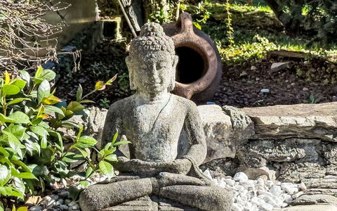 Bellavista: Sculpture, Statue, Roche, Pelouse Ornement, Sculpture Sur Pierre, Jardin, Printemps, Couverture De Sol