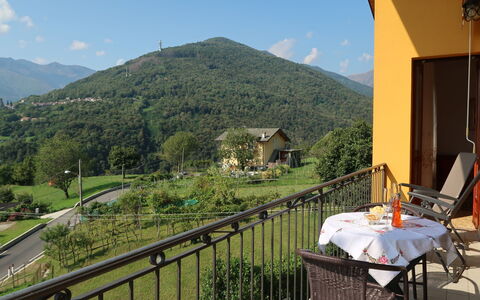 Gialla: Propriété, Montagne, Station De Montagne, Ciel, Vacances, Maison, Immobilier, Tourisme, Bâtiment, Chaîne De Montagnes