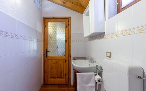 Rinaldo: Miroir, Luminaire Plomberie, Propriété, Robinet, Évier, Salle De Bains, Violet, Bois, Lavabo