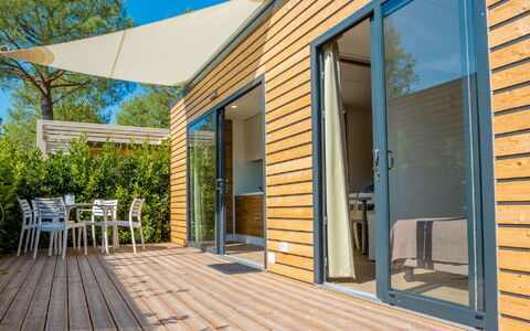 San Felice del Benaco 605: Table, Propriété, Meubles, Vaisselle, Chaise, Design Intérieur, Éclairage, Ombre, Arbre, Immobilier