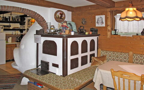 Saalfelden am Steinernen Meer 613: Pièce, Meubles, Propriété, Foyer, Design Intérieur, Maconnerie Four, Cheminée, Table, Bâtiment, Maison