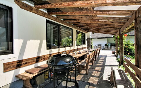 Penz: Meubles, Plante, Bois, Ombre, Bâtiment, Design Intérieur, Sol, Table, Porche, Plante D'Appartement