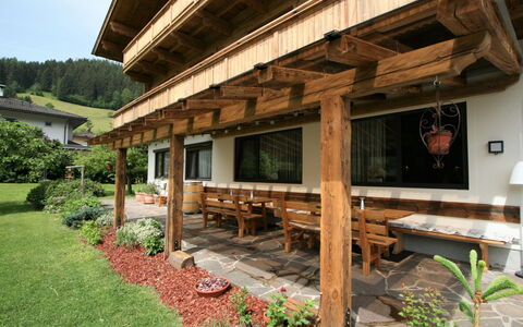 Penz: Plante, Propriété, Bâtiment, Botanique, Bois, Ombre, Architecture, Design Intérieur, Loisir, Arbre