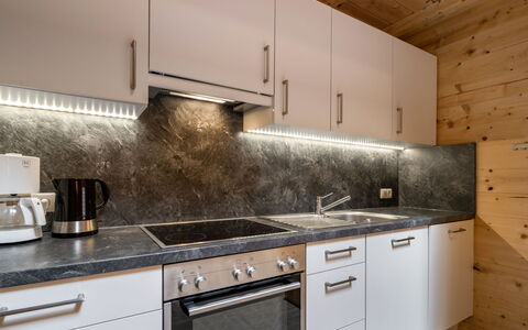 Talbach: Comptoir, Cabinetry, Propriété, Robinet, Evier, Bâtiment, Meubles, Évier, Cuisinière, Cuisine