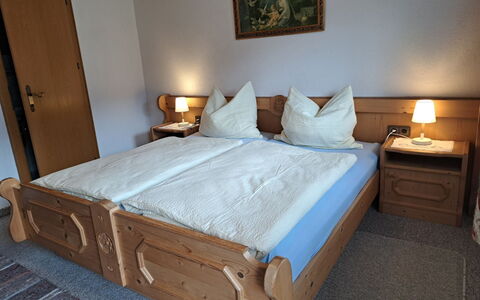Schoberhof: Meubles, Propriété, Bâtiment, Confort, Bois, Bleu Azur, Lit, Éclairage, Cadre De Lit, Design Intérieur