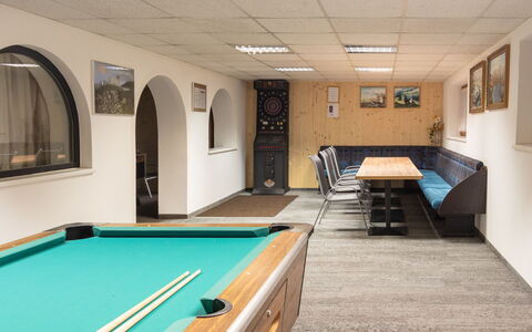 Kappl 822: Table, Table De Billard, Meubles, Salle De Billard, Bassin, Bâtiment, Billard, Salle De Récréation