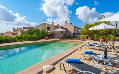 Sa Rota: Nuage, L'Eau, Ciel, Plante, Bâtiment, Propriété, Bleu, Piscine, Bleu Azur, Chaise
