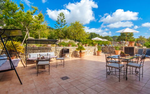 Sa Rota: Nuage, Ciel, Table, Meubles, Plante, Chaise, Pot De Fleur, Mobilier De Jardin, Bois, Tableau De Plein Air