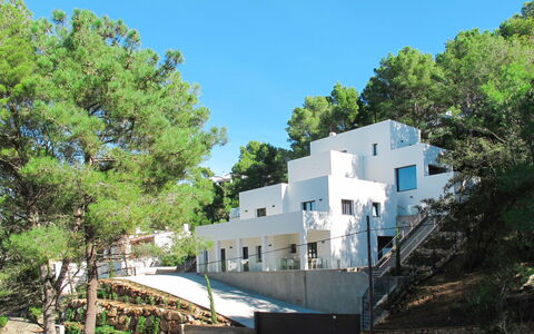 Sa Punta: Propriété, Maison, Architecture, Immobilier, Zone Résidentielle, Bâtiment, Domicile, Quartier, Arbre, Biens