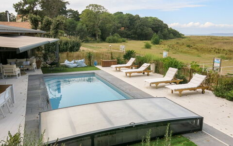 Indigo-Vue Mer et Piscine Chauffée: L'Eau, Plante, Nuage, Propriété, Ciel, Piscine, Mobilier De Jardin, Ombre, Balancelle, Arbre