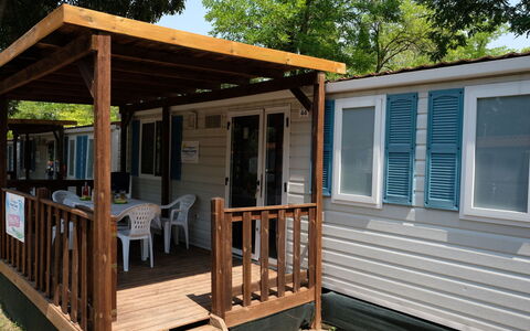 Rosolina Mare 620: Bâtiment, Propriété, Fenêtre, Ombre, Arbre, Bois, Chalet, Tache De Bois, Siding, Porche
