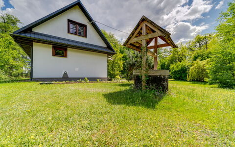 Zatylówka Dom Na Wyspie: Chalet, Domicile, Pelouse, Ferme, Jardin, Cour, Biens, Arrière-Cour, Aménagement Paysager, Batiments Jardin
