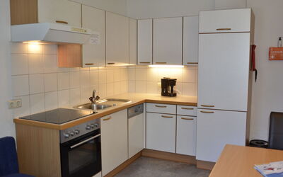 Kassler 821.2: Cabinetry, Evier, Comptoir, Évier, Propriété, Robinet, Cuisinière, Cuisine, Appareil De Cuisine, Bois