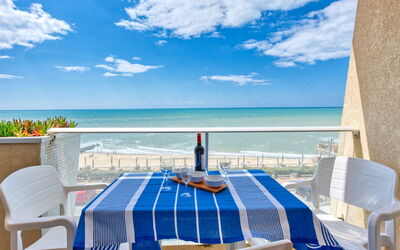 Lacanau 300: Nuage, Ciel, L'Eau, Propriété, Bleu, Meubles, Bleu Azur, Bâtiment, Mobilier De Jardin, Ombre