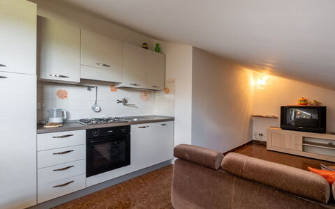 Ca' D'Gnese: Meubles, Bâtiment, Propriété, Cabinetry, Canapé, Comptoir, Électroménager, Bois, Appareil De Cuisine, Design Intérieur