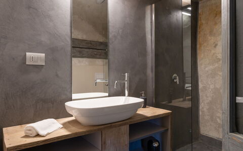 Torre Paponi 602: Salle De Bains, Pièce, Propriété, Lavabo, Évier, Mur, Tuile, Luminaire Plomberie, Architecture, Design Intérieur