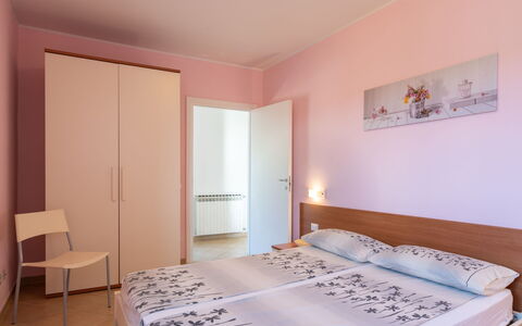 Pietrabruna 665: Chambre, Lit, Pièce, Meubles, Propriété, Drap De Lit, Cadre De Lit, Design Intérieur, Sol, Plafond