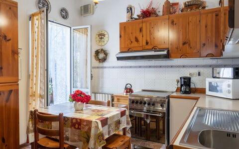 Degli Aranci (Imp385): Pièce, Meubles, Cuisine, Propriété, Comptoir, Bâtiment, Design Intérieur, Cabinetry, Maison, Sol