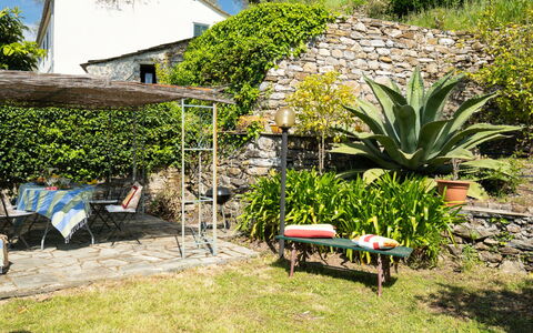 Molini di Prelà 627: Meubles, Arbuste, Jardin, Mobilier De Jardin, Chaise, Couverture De Sol, Arrière-Cour, Ombre, Aménagement Paysager