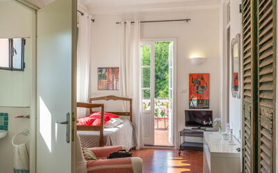 Valeria (Pre131) 627.2: Propriété, Cadre, Meubles, Fenêtre, Confort, Bois, Design Intérieur, Bâtiment, Sol, Salon