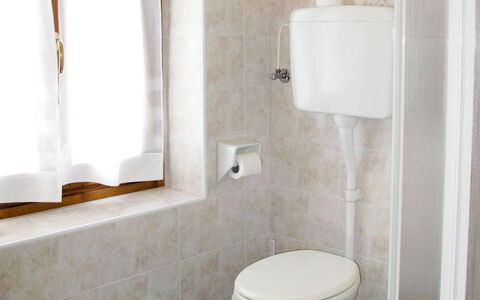 Cascina Ulivi: Salle De Bains, Pièce, Propriété, Luminaire Plomberie, Design Intérieur, Tuile, Sol, Toilette, Accessoire Salle De Bain, Meubles