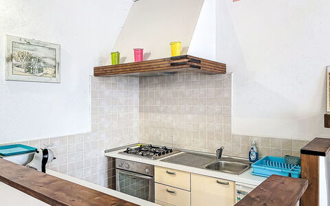 Il Cavaliere: Design Intérieur, Sol, Mur, Bois, Cuisine, Sol, Plafond, Comptoir, Pièce, Meubles
