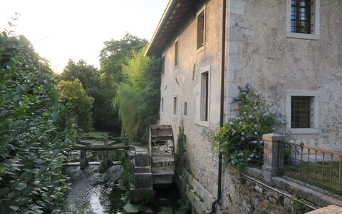 Casa del Ligustro: Ciel, Nuage, Bâtiment, Propriété, Fenêtre, Bois, Table, Maison, Ombre, Mobilier De Jardin