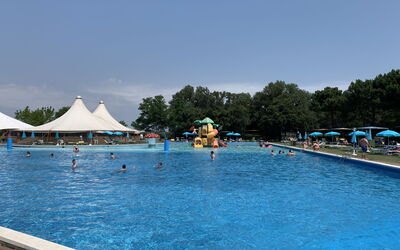 Casal Borsetti 651: L'Eau, Ciel, Piscine, Loisir, Des Loisirs, Arbre, Amusement, Ville Resort, Ombre, Nuage