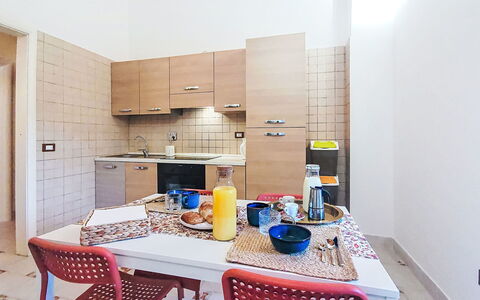 Rêve D'Or: Sol, Meubles, Design Intérieur, Sol, Bois, Principaux Appliance, Pièce, Cuisine, Appareil De Cuisine, Appartement