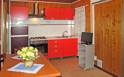 Camping Campeggio Italia (Mas371) 631.2: Pièce, Meubles, Cabinetry, Cuisine, Comptoir, Propriété, Bâtiment, Cuisinière, Principaux Appliance, Design Intérieur