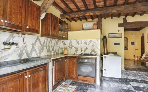 Agrumi: Cabinetry, Propriété, Comptoir, Bois, Cuisine, Bâtiment, Design Intérieur, Sol, Sol, Tache De Bois