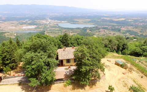Caiano: Ciel, Plante, Communauté Des Plantes, Bâtiment, Montagne, Arbre, Montagnes, Paysage Naturel, Lot Terre, Montagnes Relief