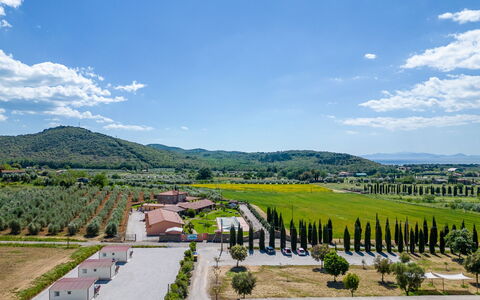 Scarlino 648: Ciel, Nuage, Plante, Montagne, Lot Terre, Paysage Naturel, Arbre, Design Urbain, Herbe, Plaine