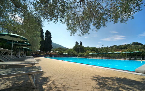 Camping Village Il Fontino: Piscine, Ciel, Arbre, Vacances, Recours, Loisir, Tourisme, Mer, Montagne, Tropiques