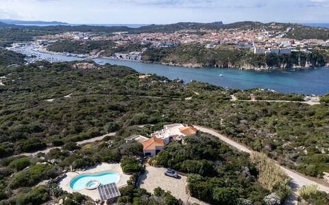 Bianca: Bleu, L'Eau, Paysage Naturel, Paysage, Côte, Cotiers Et Relief Océaniques, Promontoire, Photographie Aérienne, Baie, Chaparral