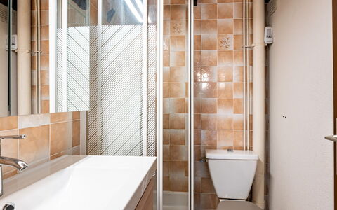 Lacanau 900: Marron, Propriété, Luminaire Plomberie, Salle De Bains, Évier, Robinet, Bois, Design Intérieur, Miroir
