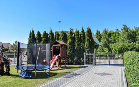 Kopalino 13: Ciel, Plante, Surface De La Route, Lot Terre, Design Urbain, Ombre, Arbre, Herbe, Loisir, Mobilier De Jardin